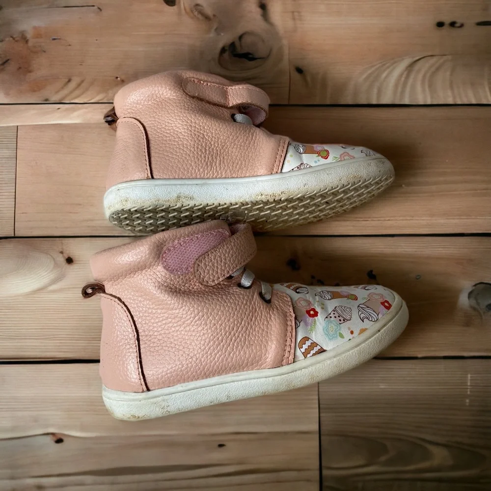Monkey feet shoes 3-4y (size 9toddler) 🎀🧸 - Picture 2 of 2
